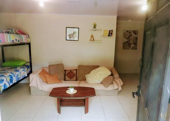 The Backside House - Women Only - Tamarindo